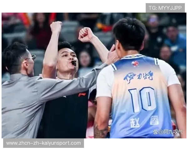 球星在比赛中怒踹广告牌！被罚巨款